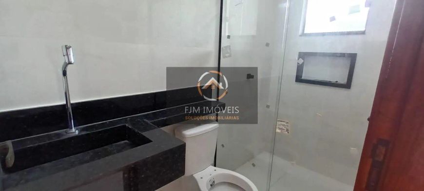 Casa à Venda em Várzea das Moças - 3 Dormitórios, R$390 mil