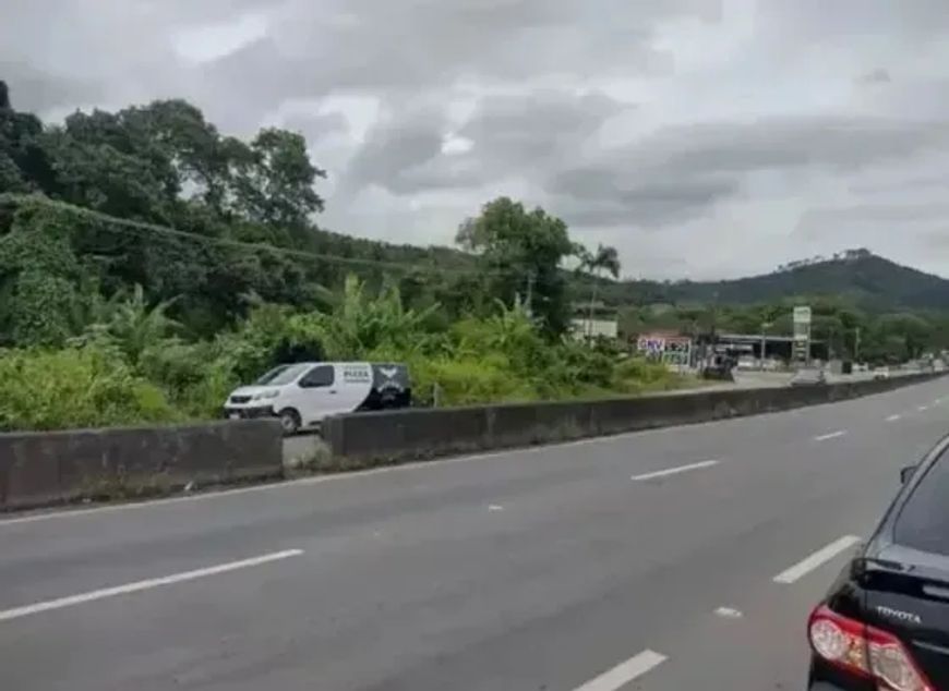 JCI- LOTE COMERCIAL frente rodovia p/ galpão 600m² Rio Do Ouro - São Gonçalo - RJ
