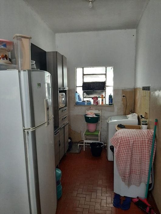 Vendo casa 150m², 432m² de terreno, 4 quartos, porão com 60m², frutíferas, garagem 5 veículos