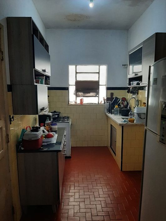 Vendo casa 150m², 432m² de terreno, 4 quartos, porão com 60m², frutíferas, garagem 5 veículos