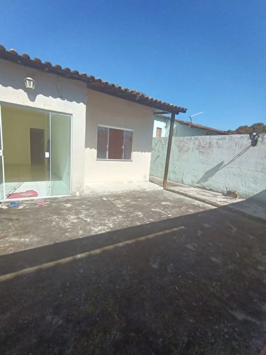Excelente imóvel com amplo quintal em Vista Alegre - São Gonçalo - RJ