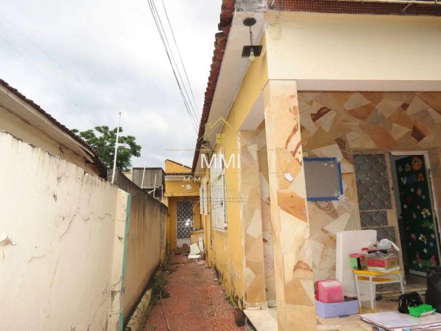 Imóvel está localizado no bairro Antonina possui 112 m² contruido e 360m² total do terreno