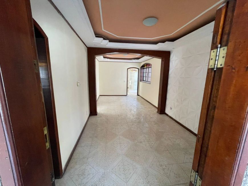 Imobiliária Lograr vende Casa no Mutondo - São Gonçalo