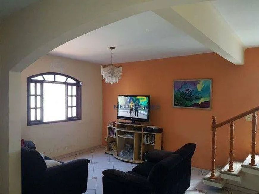 Casa com 3 dormitórios à venda, 200 m² por R$ 320.000,00 - Mutuá - São Gonçalo/RJ