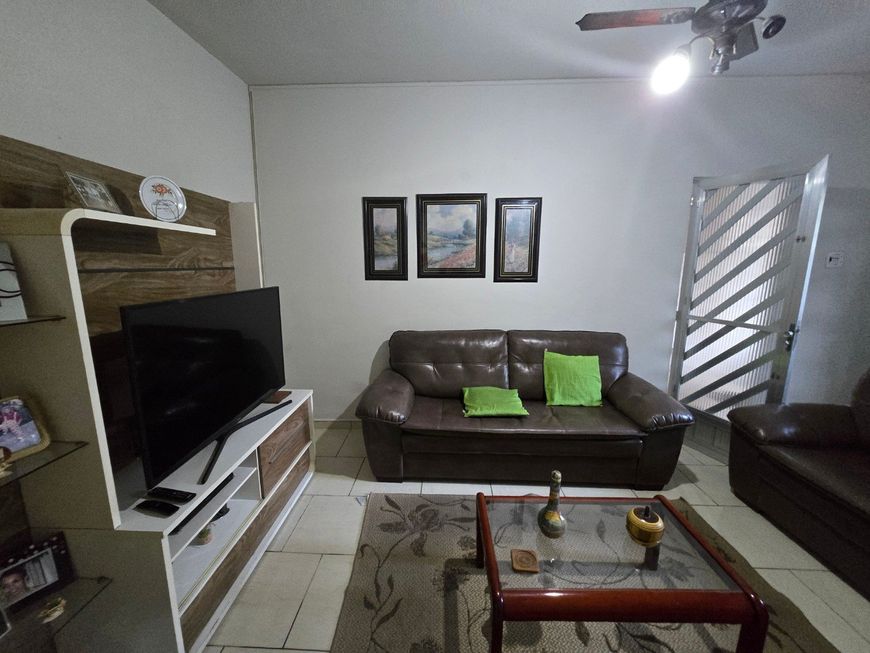 Casa para venda possui 160 metros quadrados comcasa no Camarão - São Gonçalo - Rio de Janeiro