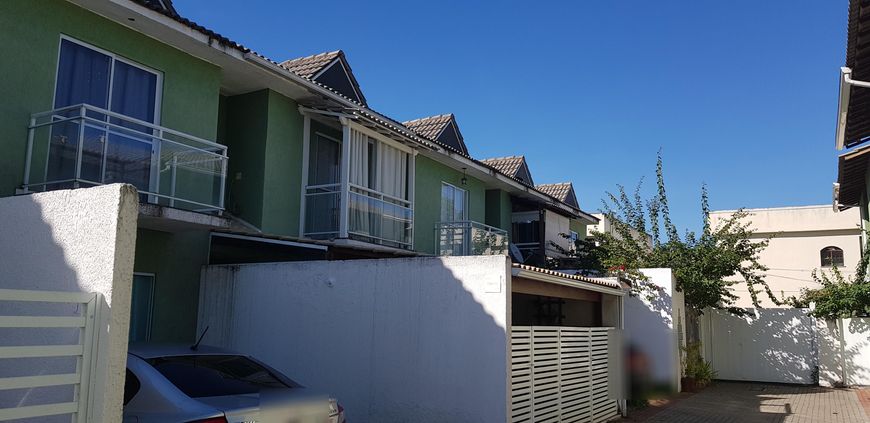Casa de 90 metros quadrados no bairro Maria Paula com 3 quartos
