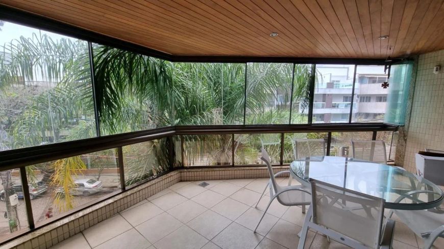 Apartamento de frente na rua demosthenes madureira de pinho