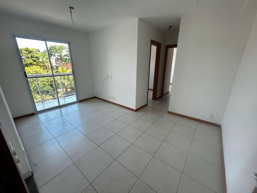 Rivans Sobrinho Vende ou aluga Excelente 2 quartos c/ suite varanda e vaga - Jardim Central