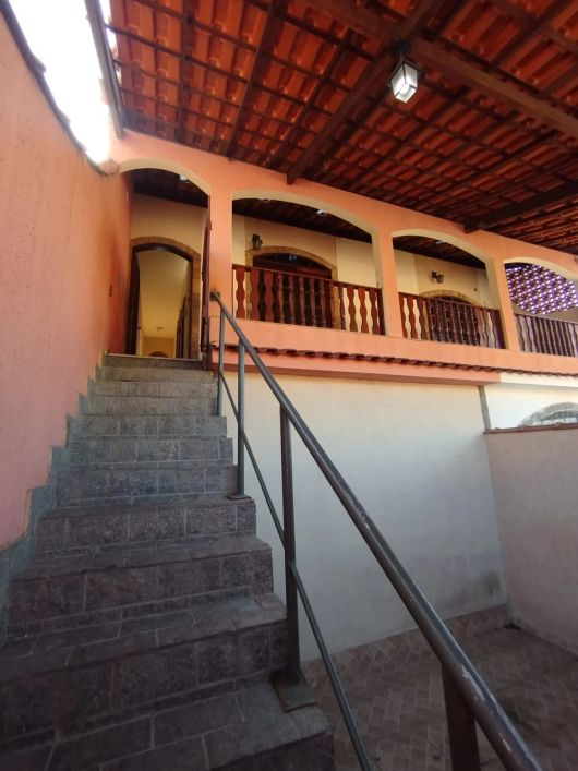 Imóvel para aluguel e venda tem 200 metros quadrados com 3 quartos em Laranjal - São Gonçalo - RJ