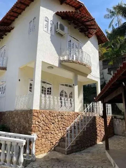 Casa com 3 dormitórios à venda, 234 m² por R$ 550.000,00 - Zé Garoto - São Gonçalo/RJ