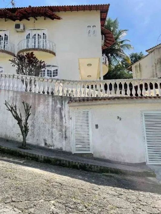 Casa com 3 dormitórios à venda, 234 m² por R$ 550.000,00 - Zé Garoto - São Gonçalo/RJ