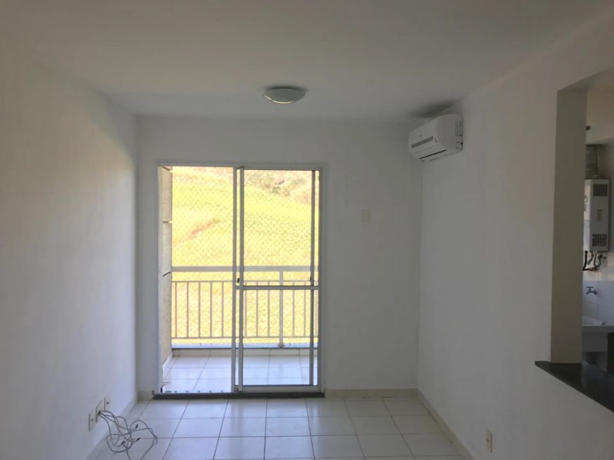 Ótimo apartamento de 2 quartos com suíte em Maria Paula!