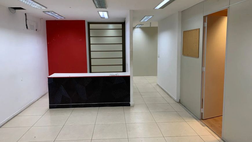Andar exclusivo, bem localizado, próximo a avenida rio branco, ótimo grupo com 400m2.