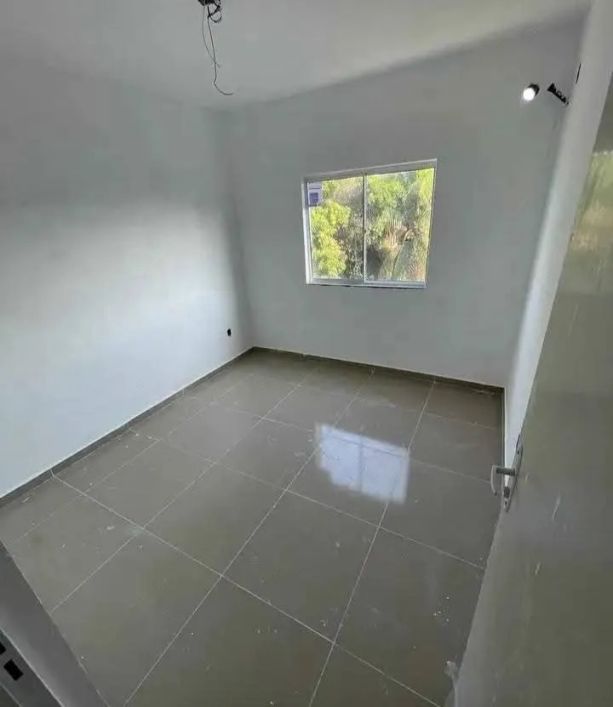 Imóvel para venda possui 40 metros quadrados com 1 quarto em Antonina - São Gonçalo - RJ