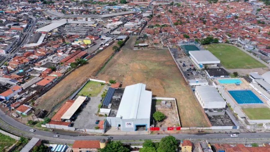 "Área Comercial no Mercado da Produção: Oportunidade no Coração de Maceió!"