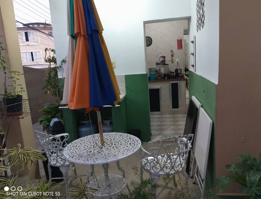 casinha muito boa na rua Cambuí