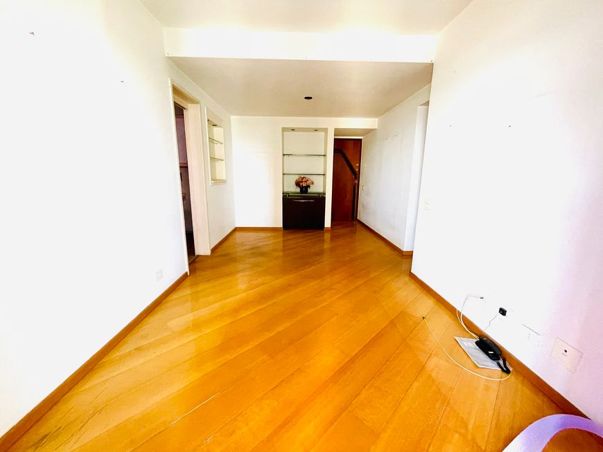 Imóvel para venda possui 62 metros quadrados com 2 quartos em Barra da Tijuca - Rio de Janeiro - RJ