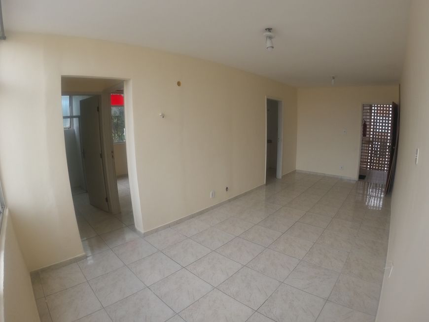 Apt c/ 64m² em condomínio à beira mar