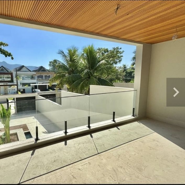 Casa em condomínio fechado na Barra da Tijuca, 5 quartos, piscina, sótão, 410m