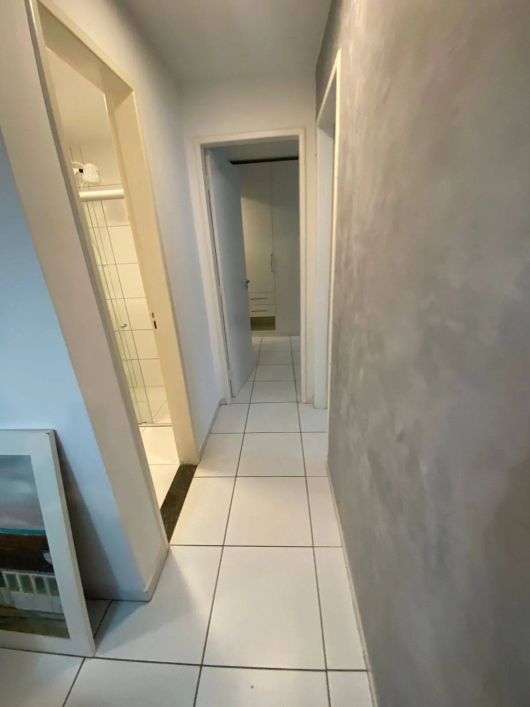 02 quartos sendo 1 suíte, mobiliado, na Pajuçara