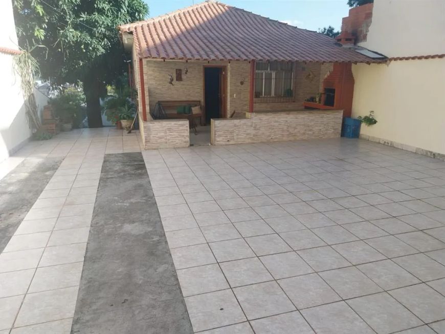 0 - Casa 3 quartos, sendo 1 suíte