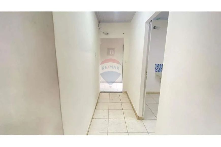 Sala comercial na 25 de Agosto Próximo a UNIGRANRIO Duque de Caxias.