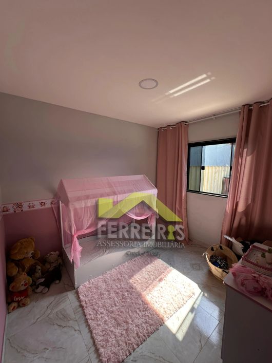 Casa Linear Reformada em Condomínio Fechado