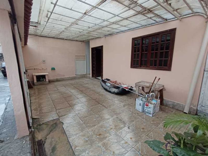 Casa de rua - / Residencial / Jardim Primavera