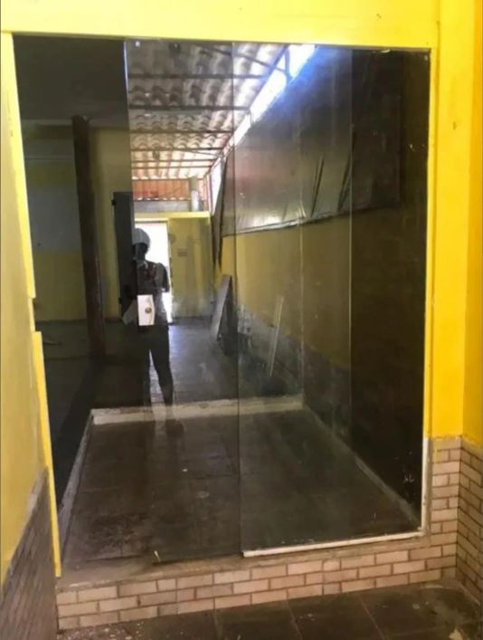 Imóvel para venda possui 100 metros quadrados com 2 quartos em Vila Sarapuí - Duque de Caxias - RJ