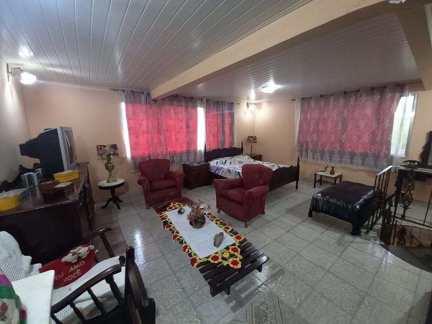 Casa grande com quintal em Parque Paulista.