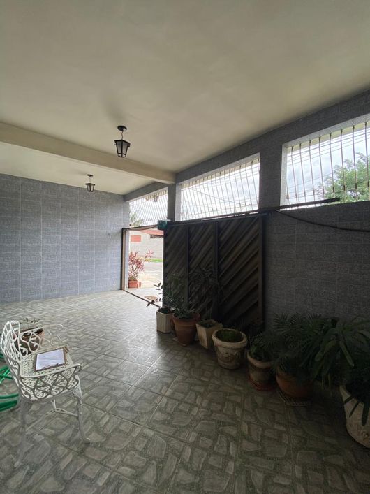 Casa ampla de 3 quartos em Maria Helena