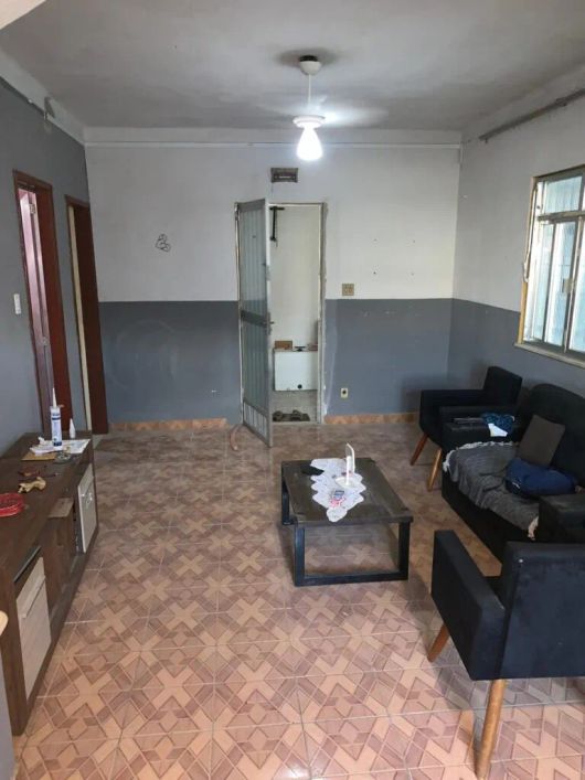 Casa à venda na Rua Barão de Tefé, Jardim Vinte e Cinco de Agosto, Duque de Caxias - RJ