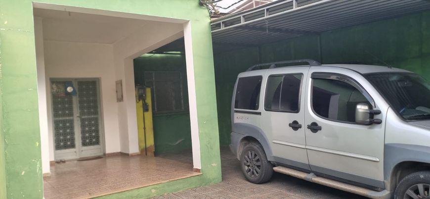 Casa para venda com 260 metros quadrados com 4 quartos