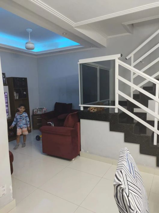 Imóvel para venda possui 100 metros quadrados com 3 quartos em Olavo Bilac - Duque de Caxias - RJ