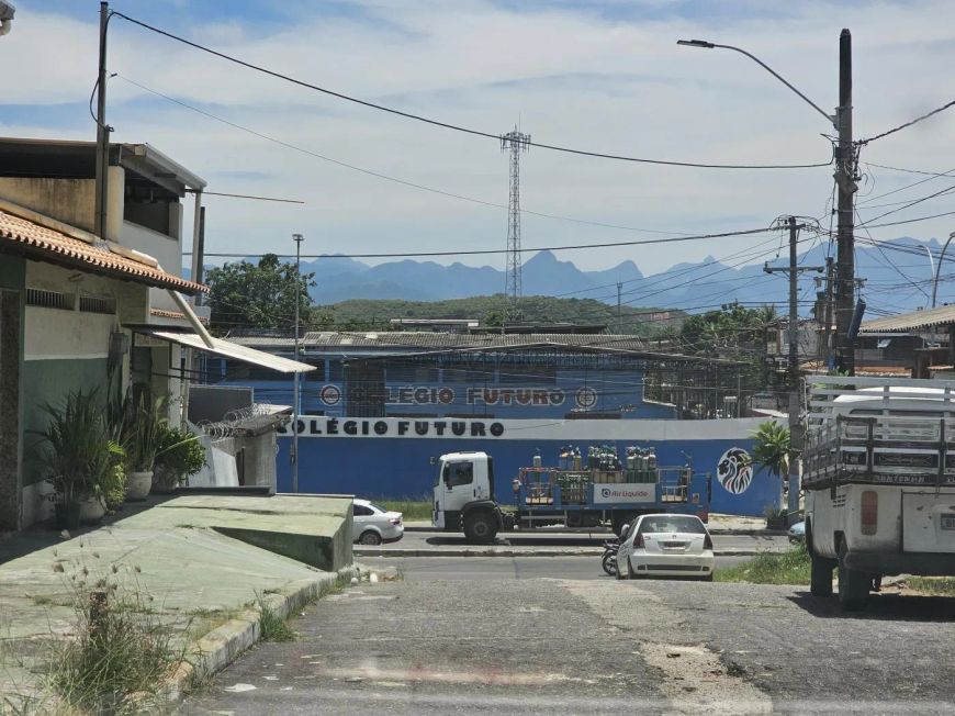 Casa para Venda em Duque de Caxias, Parque Muísa, 2 dormitórios, 1 banheiro, 2 vagas