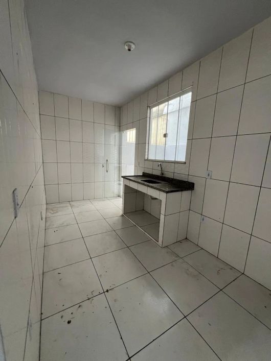 Casa para venda com 80 metros quadrados com 2 quartos