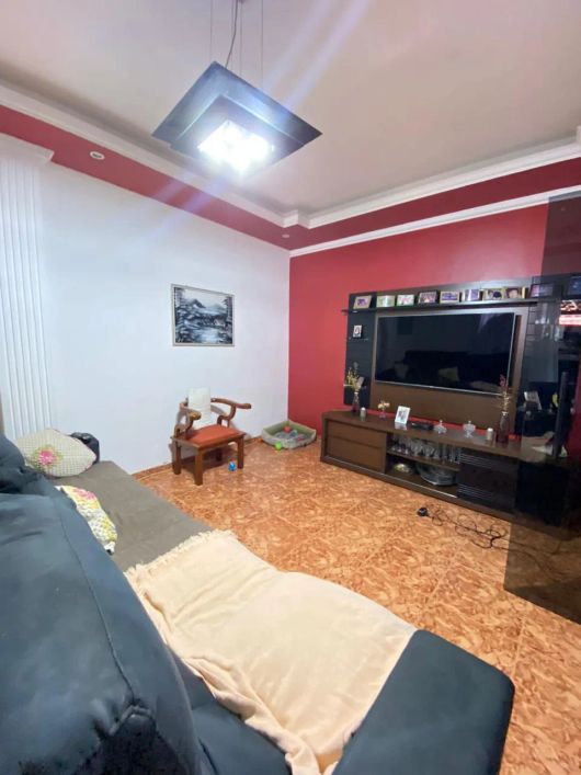 Excelente casa de 3 quartos próximo ao Centro de Santa Cruz da Serra!