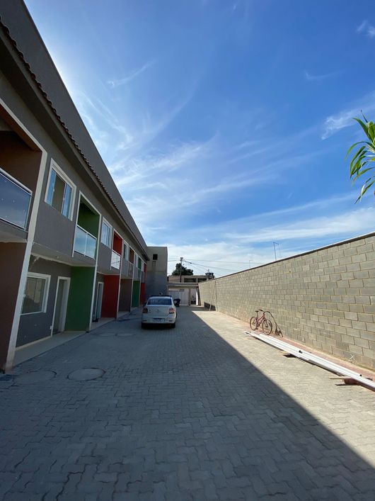 Use seu FGTS para comprar sua casa duplex com 2 quartos e garagem