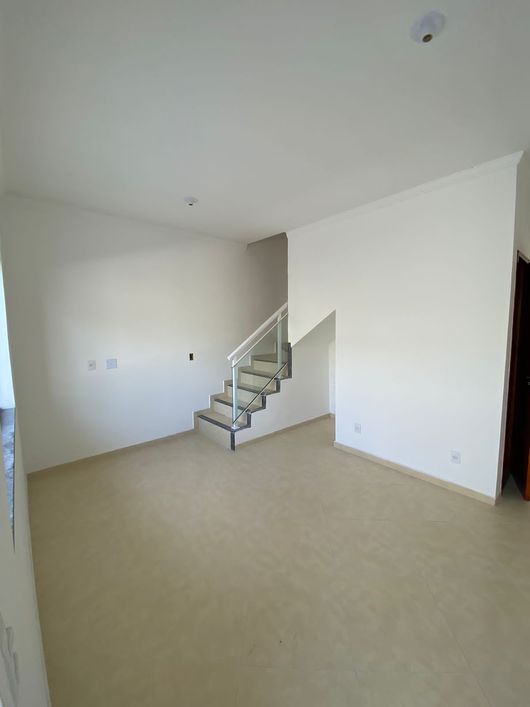 Use seu FGTS para comprar sua casa duplex com 2 quartos e garagem