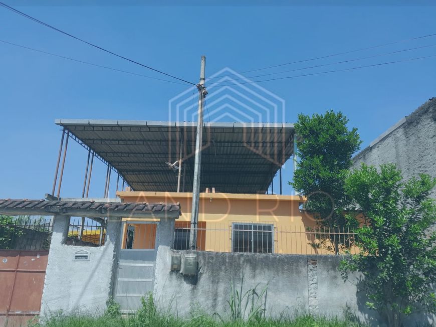Vendo Casa na Rua Heredia, Parque Paulista, Duque de Caxias por R$ 330.000,00