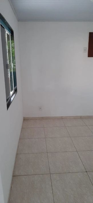 2 casas em Imbariê próximo à rua da feira