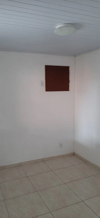 2 casas em Imbariê próximo à rua da feira