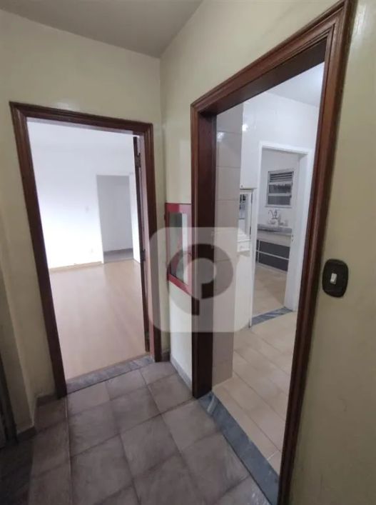 Amplo apartamento em localização estratégica