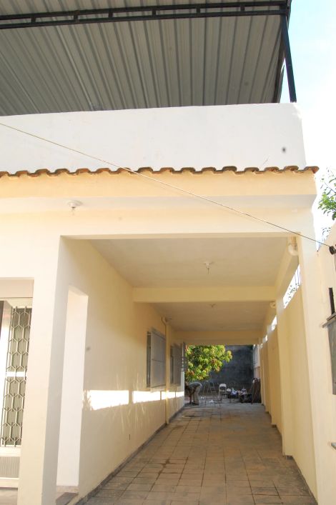 São duas casas a venda Casa no Laguna e Dourados Duque de Caxias