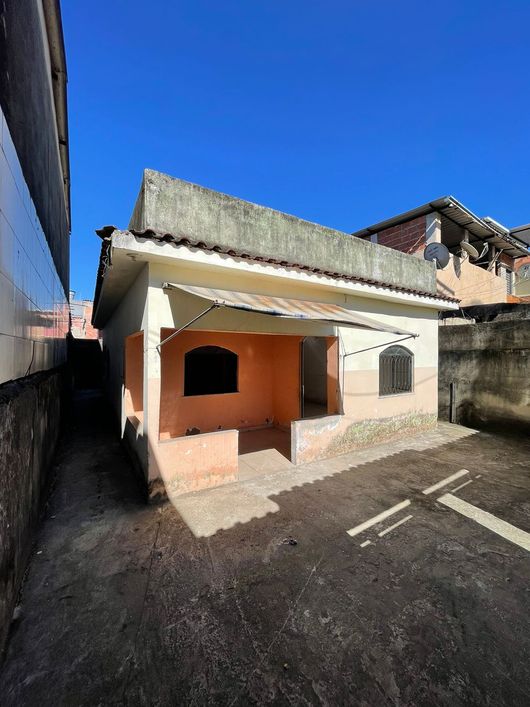 Casa 2 quartos com garagem, próximo ao city carne Santa Cruz da Serra