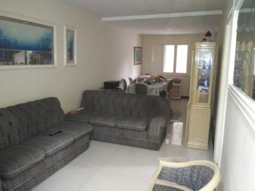 Duplex para venda com 280 metros quadrados com 3 quartos, 2 suítes, closet, piscina, salão de festa