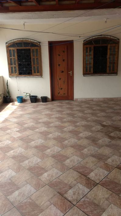 Casa para venda possui 120 metros quadrados com 2 quartos