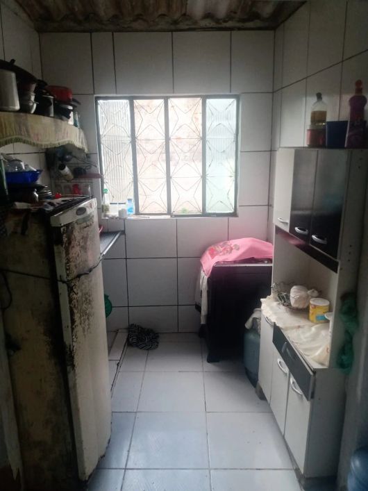 Casa à venda na Rua EE, Jardim Anhangá, Duque de Caxias - RJ