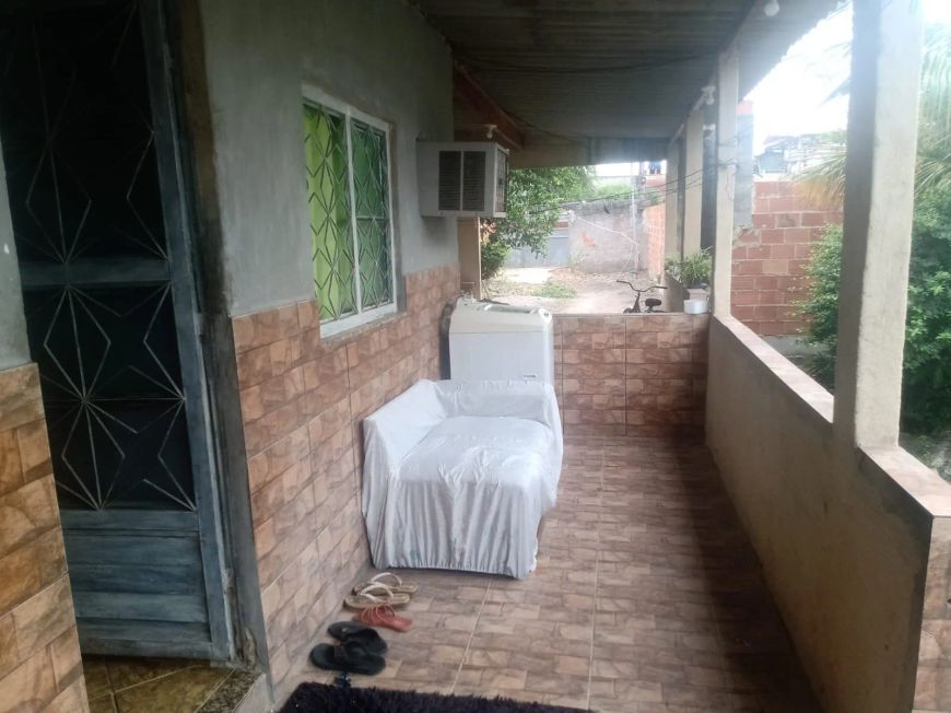 Casa à venda na Rua EE, Jardim Anhangá, Duque de Caxias - RJ