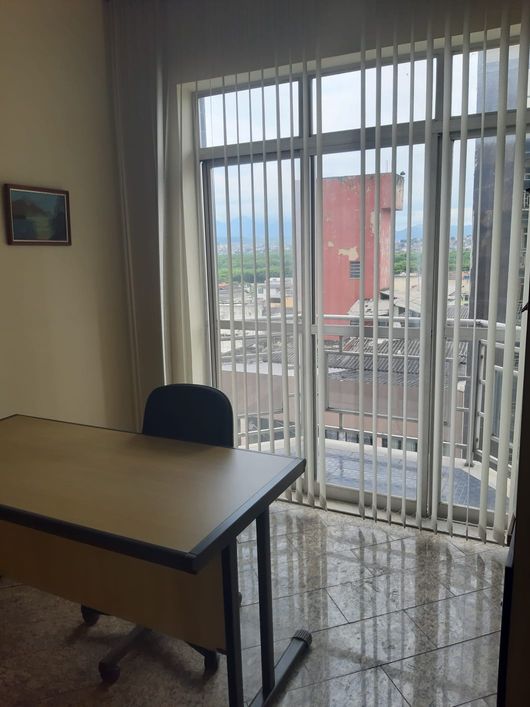 Escritório para venda tem 32 metros quadrados
